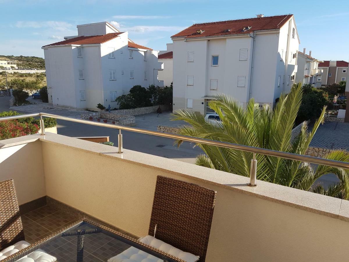 Apartment Novalja 4+2 Exterior photo